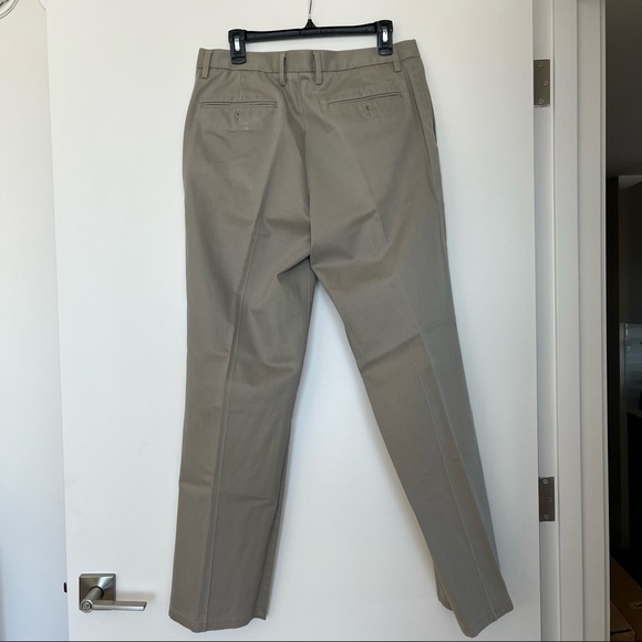 Dockers Straight Fit Flat Khaki Pants - Picture 16 of 16
